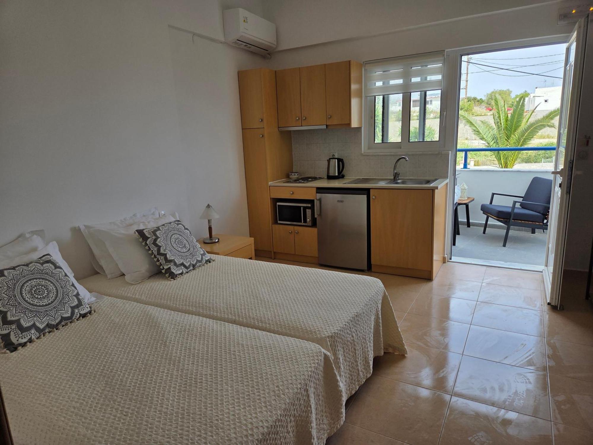 Corafili Holiday Suites キオタリ エクステリア 写真